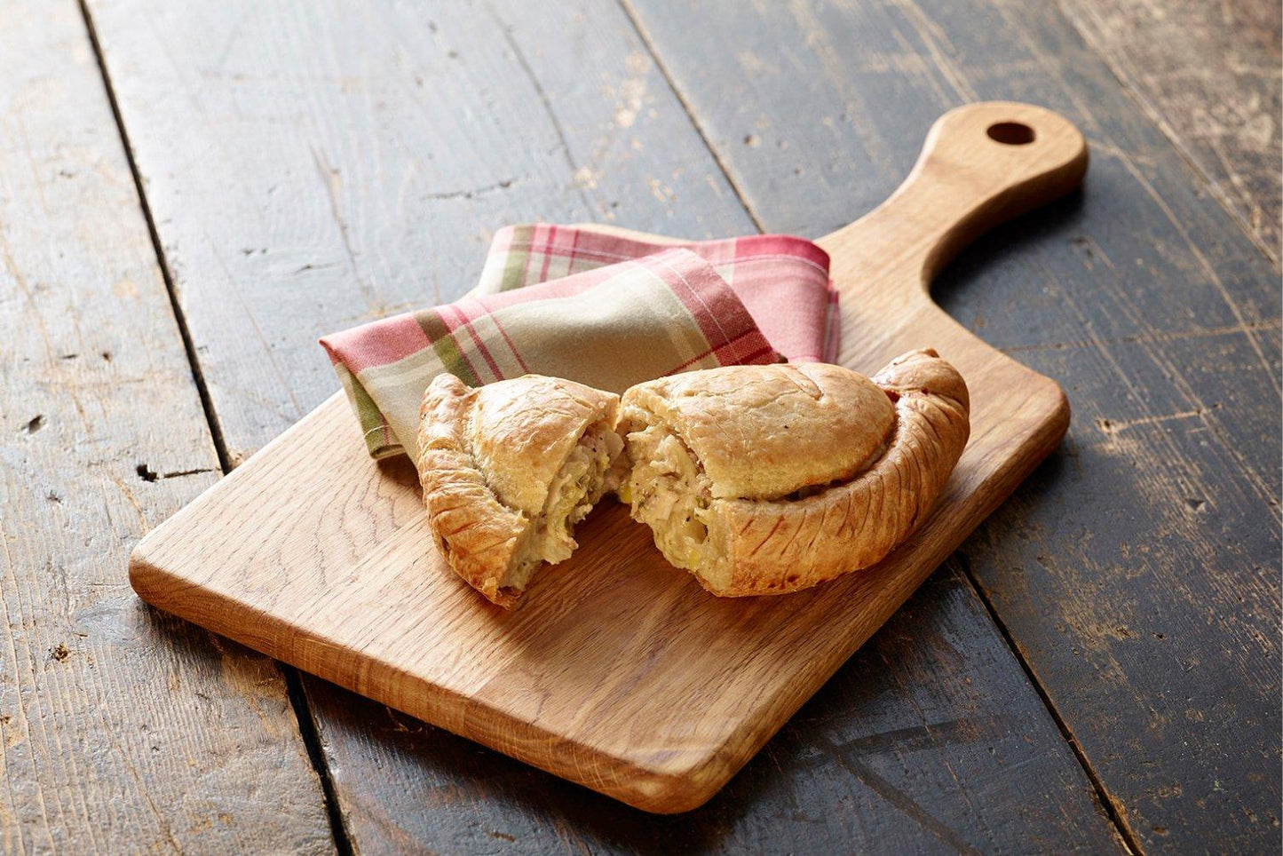 Proper Cornish Chicken, Leek and Bacon Pasty 20 x 283g Ready Meals Asetena Pa
