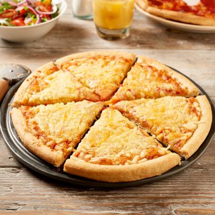 Goodfellas Takeaway The Big Cheese Pizza 555g 7 x 555g Ready Meals Asetena Pa