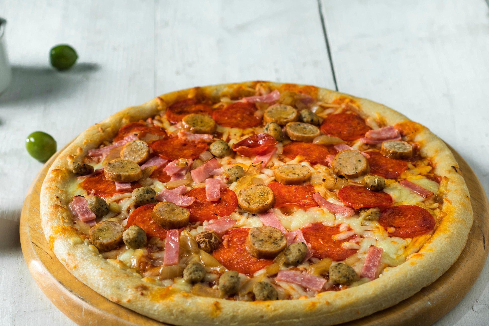 Goodfella's Mighty Meat Feast Takeaway Classic Pizza 11" 1 x 7 Ready Meals Asetena Pa 