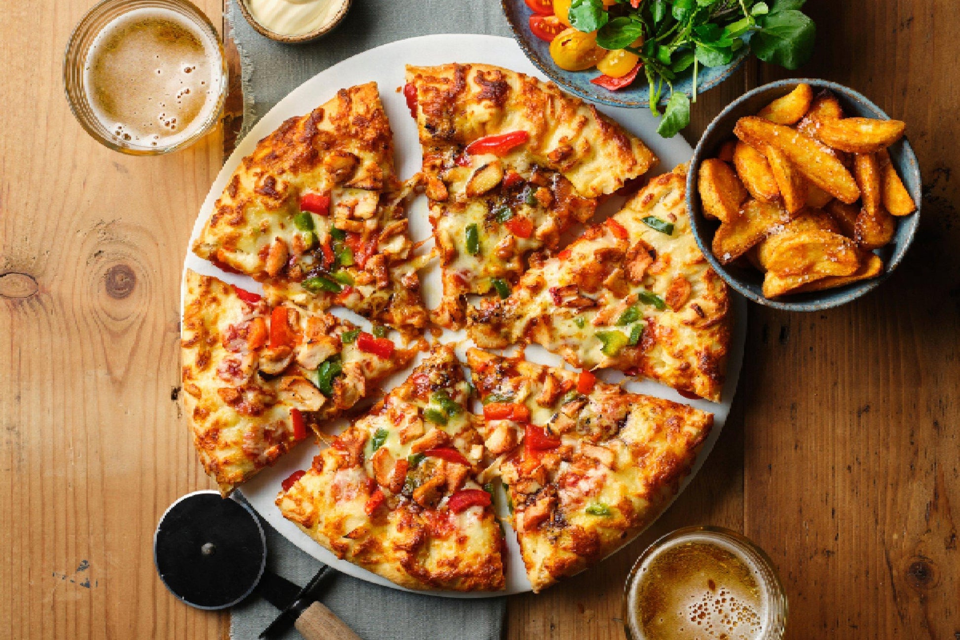 Chicago Town Weekender Tomato Stuffed Crust Salt & Pepper Chicken Pizza 30cm 1 x 9 Ready Meals Asetena Pa 