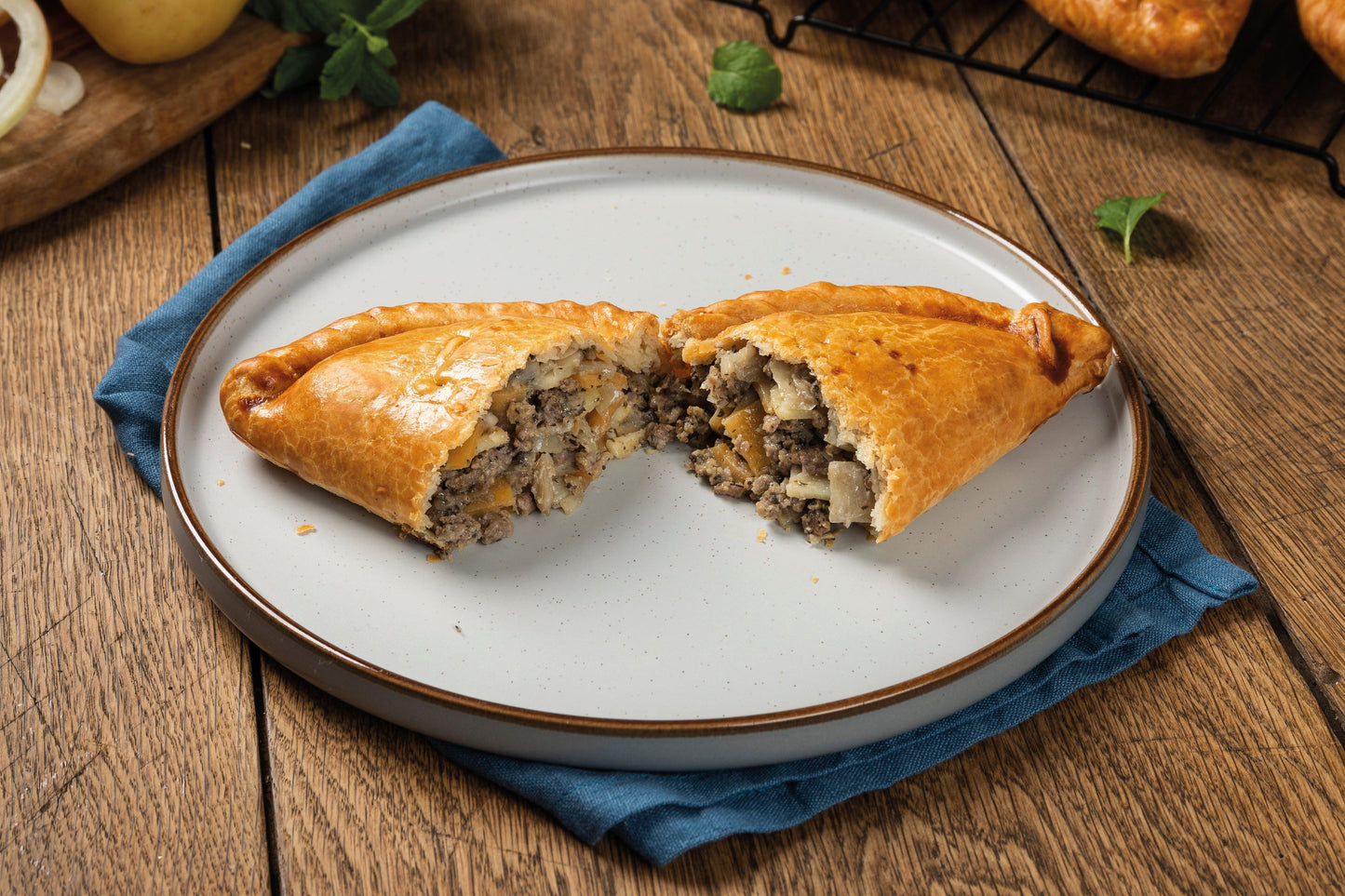 Proper Cornish Unbaked Lamb & Mint Pasty 1 x 20 Ready Meals Asetena Pa 