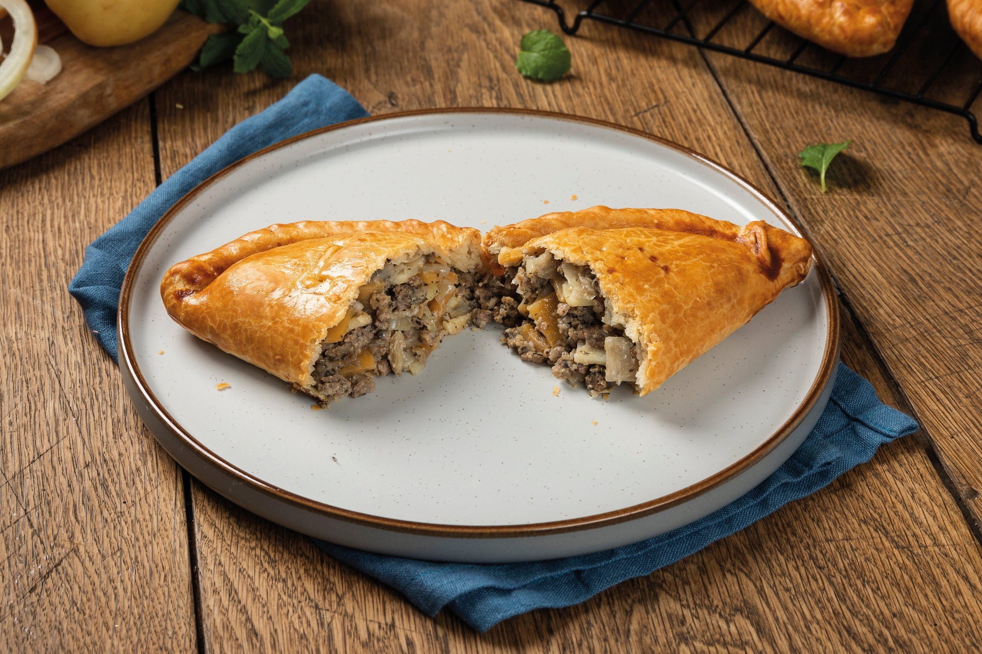 Proper Cornish Unbaked Lamb & Mint Pasty 1 x 20 Ready Meals Asetena Pa 