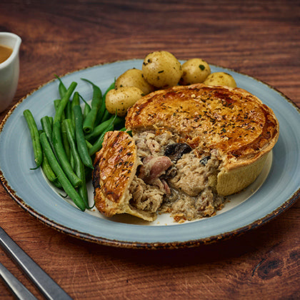 Phat Chicken  Bacon and Mushroom Pie 12 x 285g Ready Meals Asetena Pa 