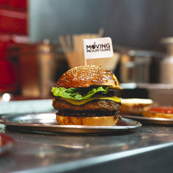 Moving Mountains Plant-Based Burger 4oz 20 x 113.5g Ready Meals Asetena Pa 